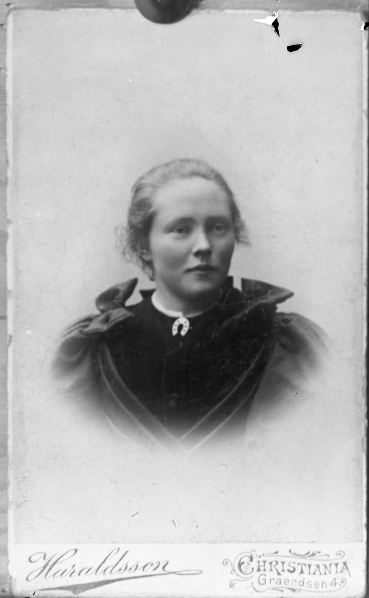Repro: Portrett av kvinne