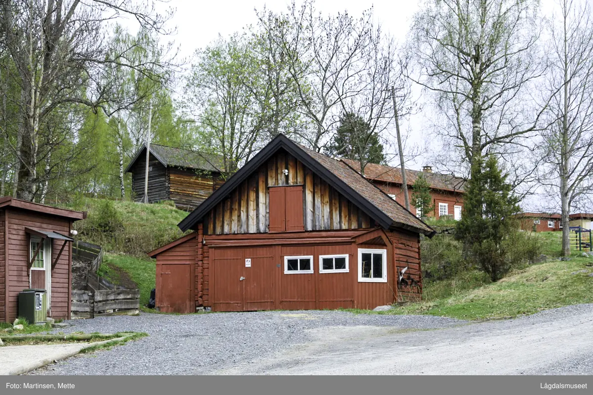 Garasje fra Fodstadgården. Dobbel garasje med loft fra Fodstadgården i Hyttegata på Vestsida.