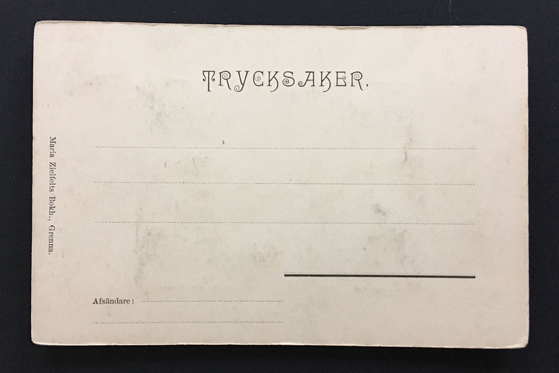 Ett något tjockare vykort med en liten lucka på framsidan där man viker ut en remsa med tolv små fotografier; motiv från Gränna och Visingsö kring sekelskiftet 1900 - sannolikt Callas Sundbecks fotografier.
