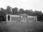 Orangeriet till Finspångs slott vid 1890-talets mitt. Byggnaden uppfördes 1832 efter ritningar av Lars von Röök.