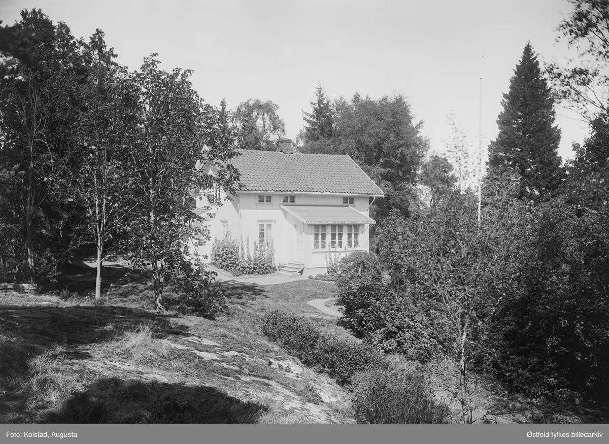 Våningshus, ukjent sted.
Samme hus på ØFB.AKO.00045.