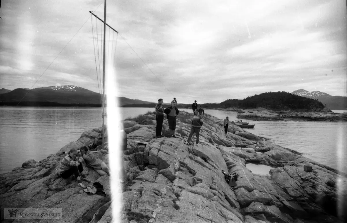 "Rundt jonsok 1968" .Trolig fra en holme rett utenfor Hjertøytangen (ukjent navn).