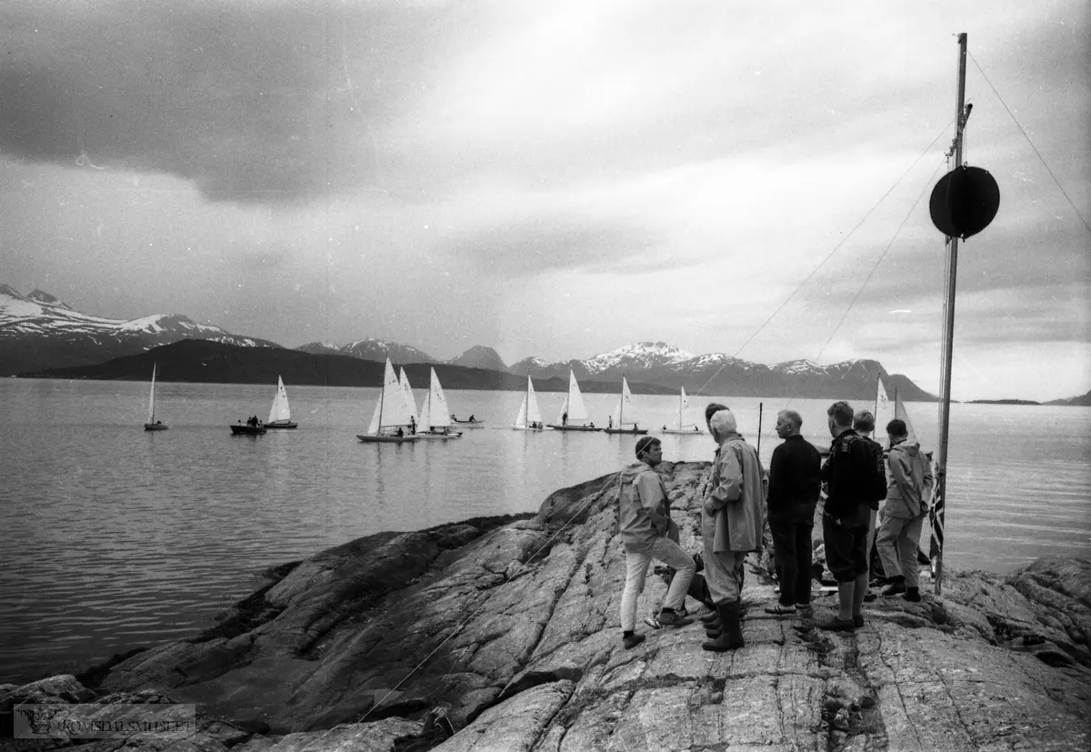 "Rundt jonsok 1968" .Trolig fra en holme rett utenfor Hjertøytangen (ukjent navn).