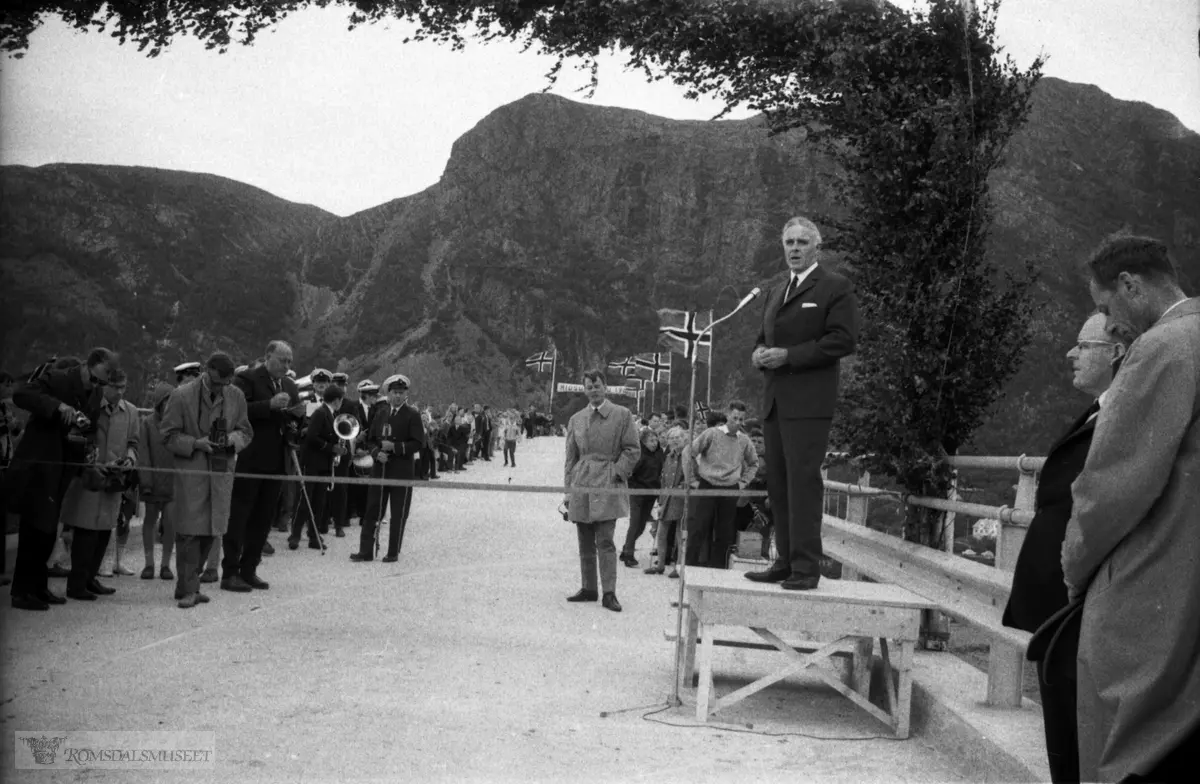 "Juni 1969"."Midsund bru" .Åpning av Midsund bru 28.06.1969.