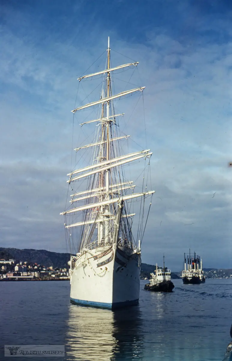 SS «Statsraad Lehmkuhl».