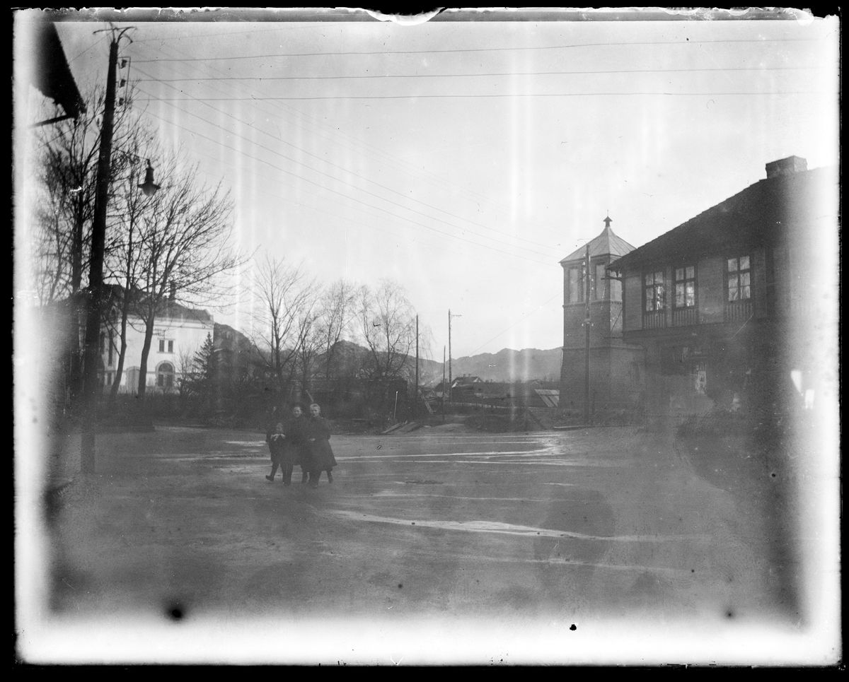 Torget og jernbanestasjonen i Egersund