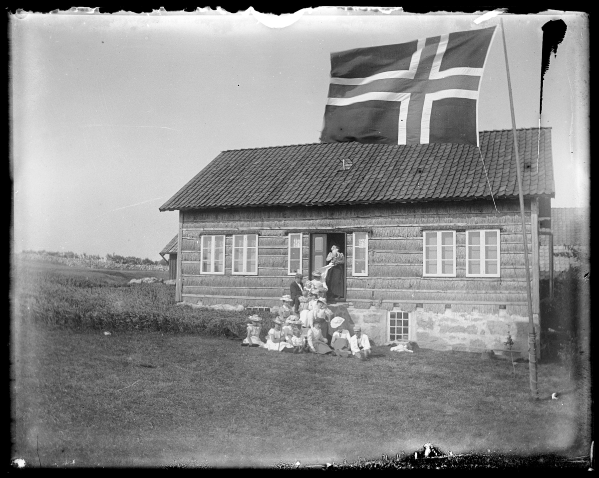 Selskap hos Roald Roaldsen på på Skadberg