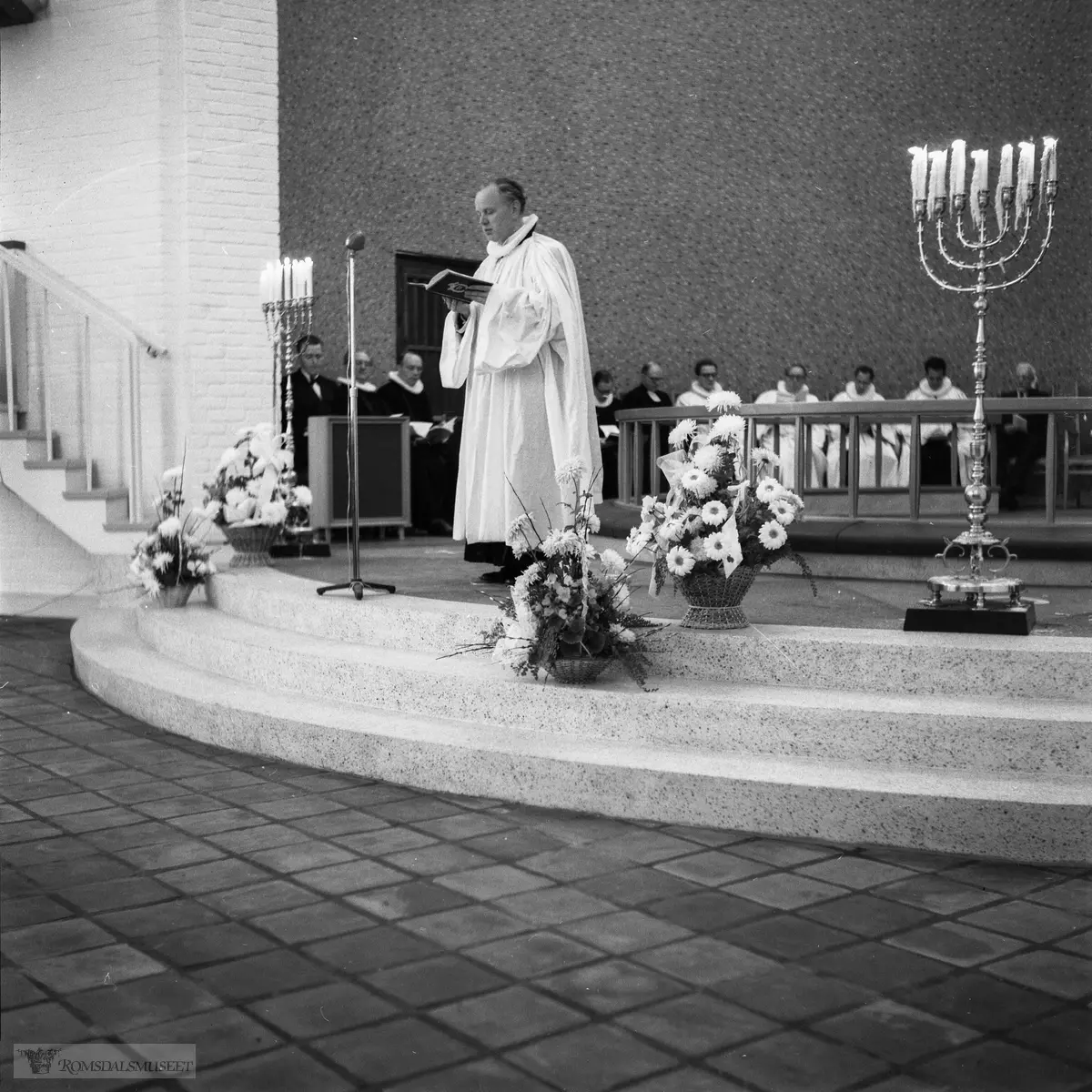 "Nr 7".Fra innvielsen av Molde Domkirke 01/12/1957.