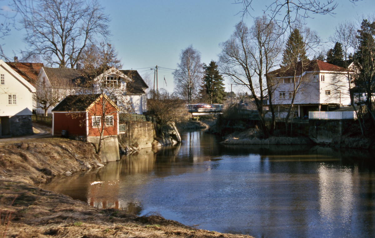  Hølen. Kulpa i Såna, med Mærø bru i bakgrunn