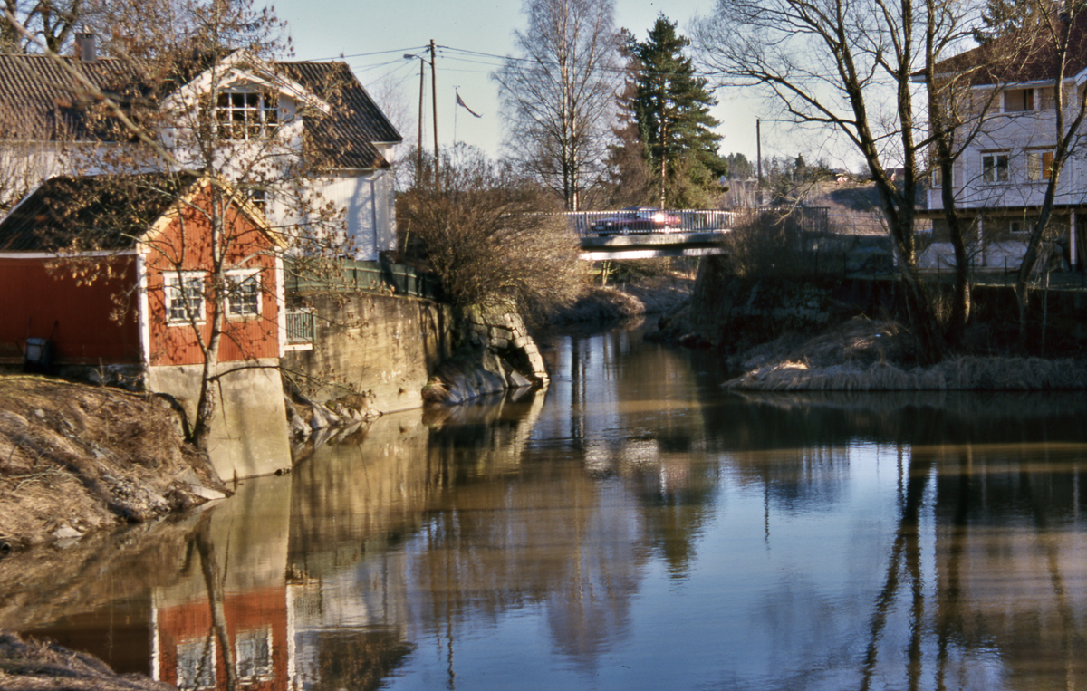  Hølen. Kulpa i Såna, med Mærø bru i bakgrunn