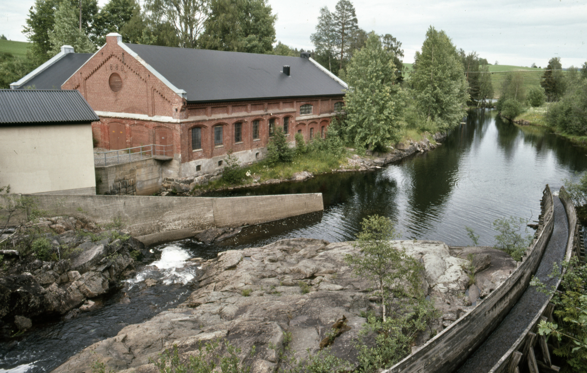 Mago kraftverk og tømmerrenne i Andelva