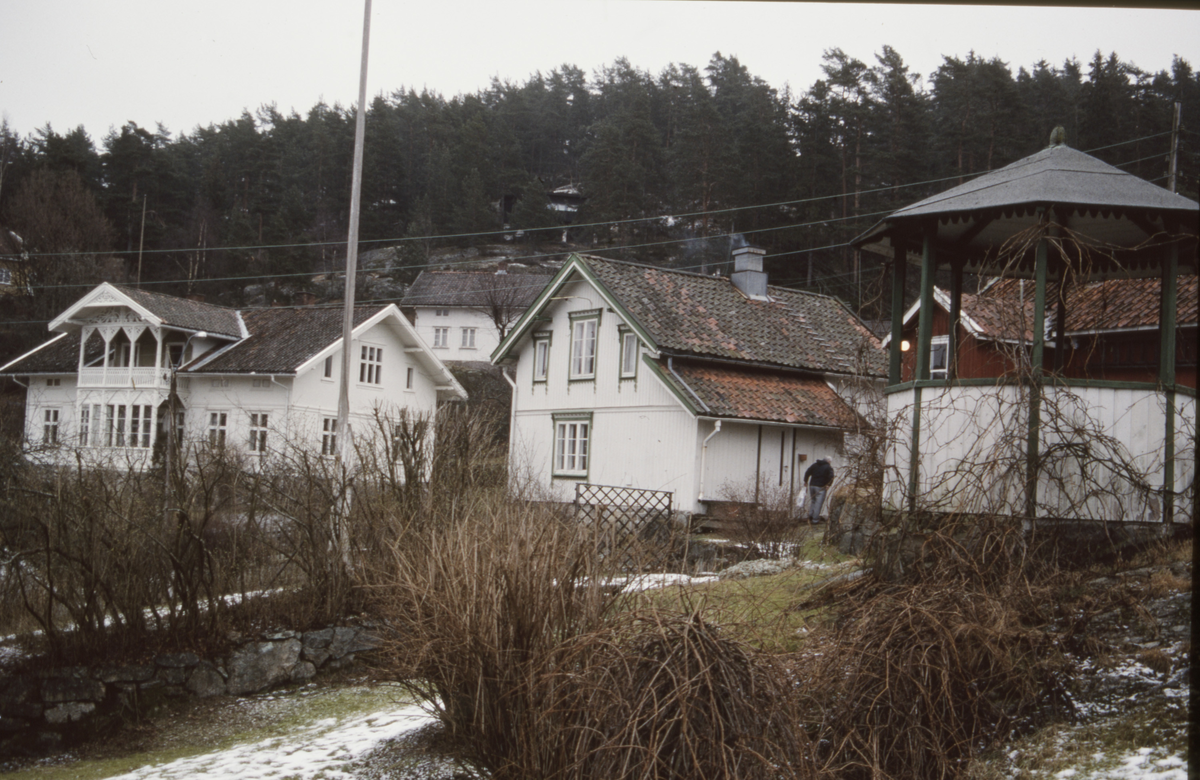 Hvitsten. Sveitserstilhus i bebyggelsen