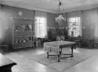 Interiör från Ryds herrgård 1907. Vid tiden ägdes och brukades gården av Carl Thersmeden (1846-1919).