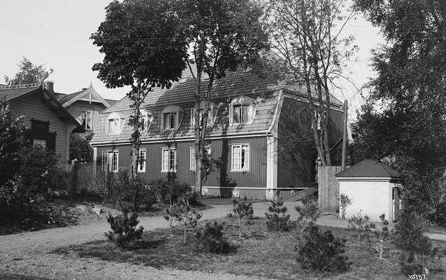 Konv: Larvik bad, villa Rua