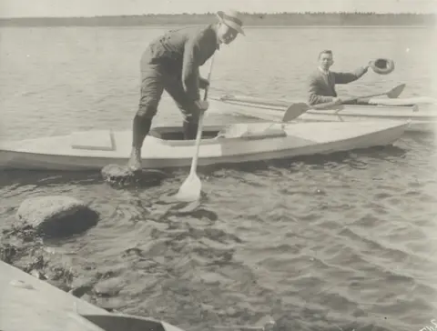 Riddare av paddeln: kanotismens första decennier i Sverige