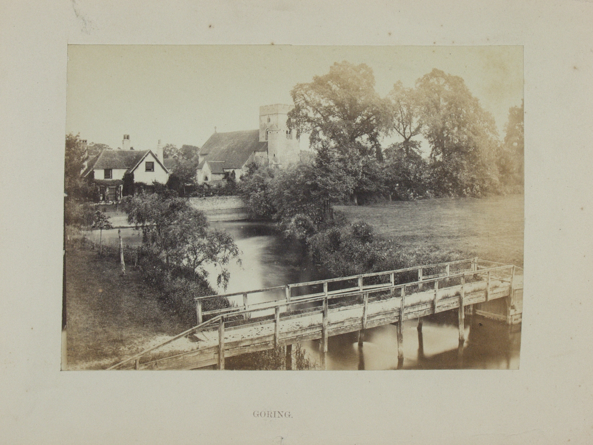 Bok med innlimte albuminfotografier fra elven Thames. Fotografert av Frances Frith. Den første utgaven av boken var illustrert med over 300 tresnitt, mens denne utgaven kom med 15 fotografier på 10 x 14 cm, og et ovalt fotografi på bokens omslag. Publisert av Aldred W. Bennett. virtue & Co. i 1869 kom 2. utg., men den gang publisert av Cassell, Petter and Galphin i London.