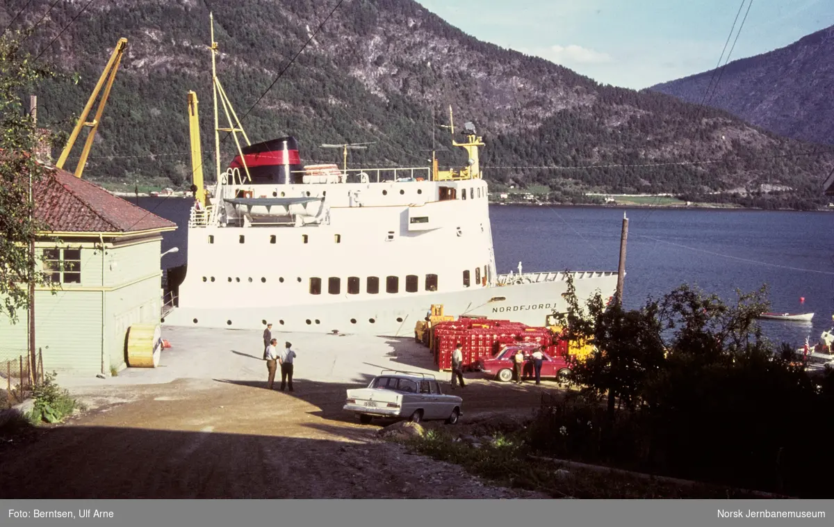 Passasjerskipet MS Nordfjord 1 ved kai i Sogndal