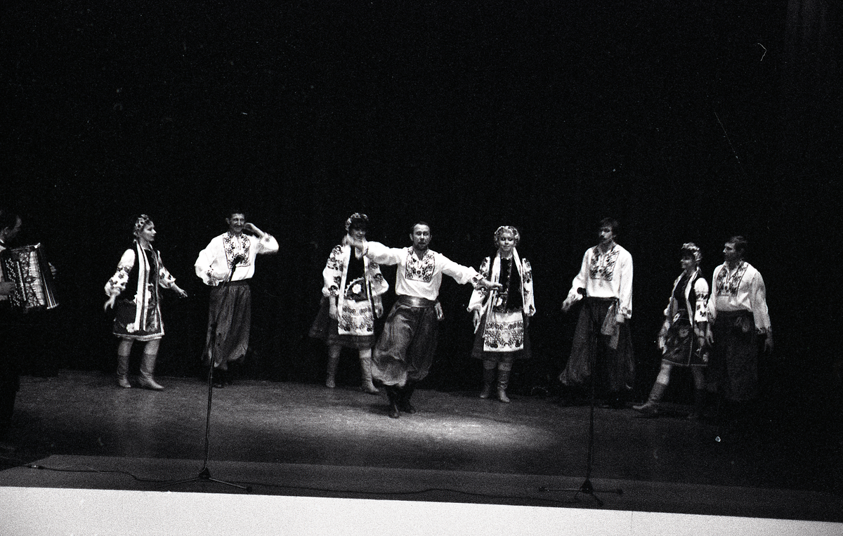 Sommeren 1994 kunne man se russisk og ukrainsk folklore i kinosalen på huset hver eneste torsdagskveld. Forestillingene var i utgangspunktet et tilbud til de som reiste med "Nordstjernen", men det var også åpent for andre.  