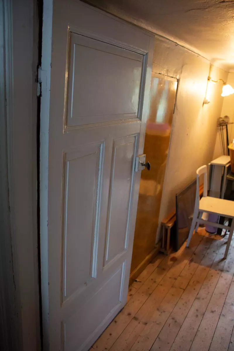 Fotografier tagna i samband med att en vårdplanen upprättades för  Tvättarbostället Hagalund en del av Vårby-Fittja hembygdförening.