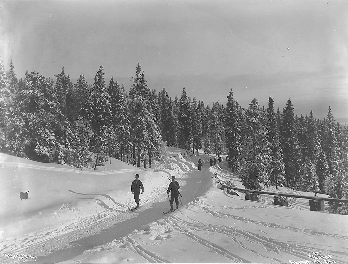 Prot: Voksenkolveien to soldater paa Ski Jan.1902