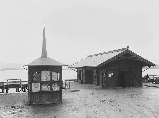 Prot: Molde - Narvesens Kiosk og Dampskibsbryggen 23. Sep. 1902