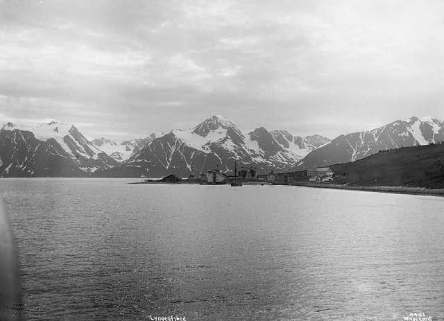 Prot: Lyngenfjordtinderne med Havnes 1906