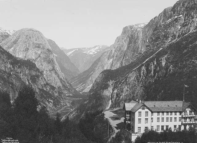 Prot: Stalheim Hotel med Nærødalen Juni 1906