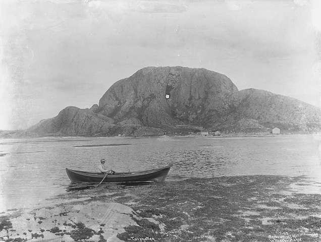 Prot: Torghatten fra Øerne 1907