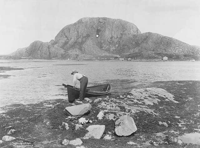 Prot: Torghatten fra Øerne 1907