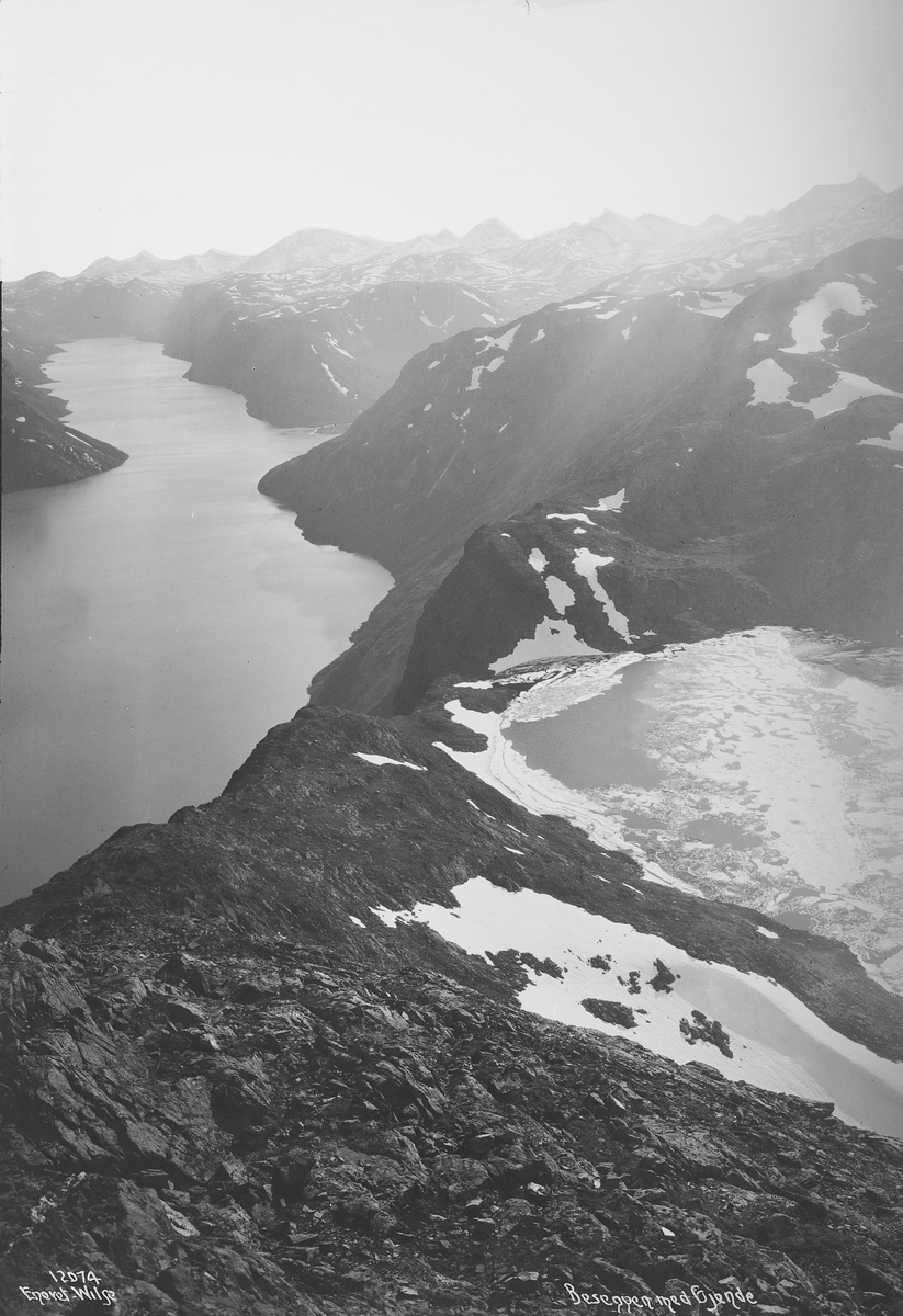 Prot: Beseggen med Gjende og Besvann