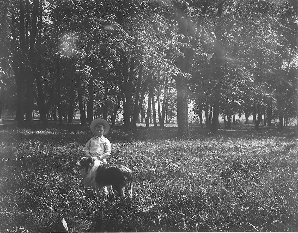 Prot: Kronprins Olav med Hund 30/5