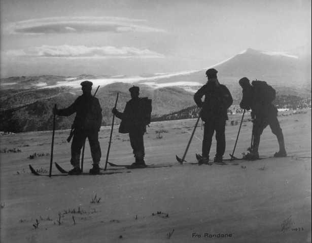 Prot: Paasketur Udsigt fra Høvringen
Neg: Fra Rondane