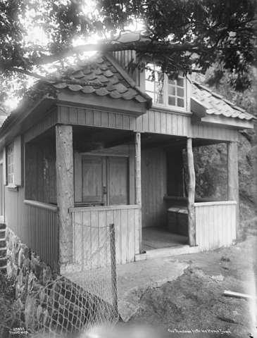 Prot: Tjømø Thaulows villa
Neg: Fru Thaulows hytte ved Havna