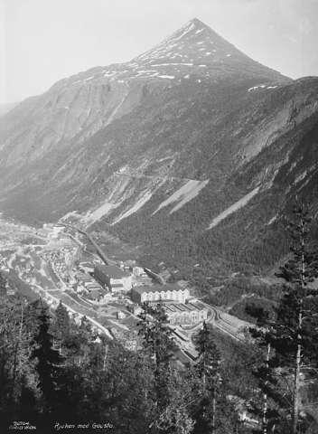 Prot: Gausta med Rjukan by