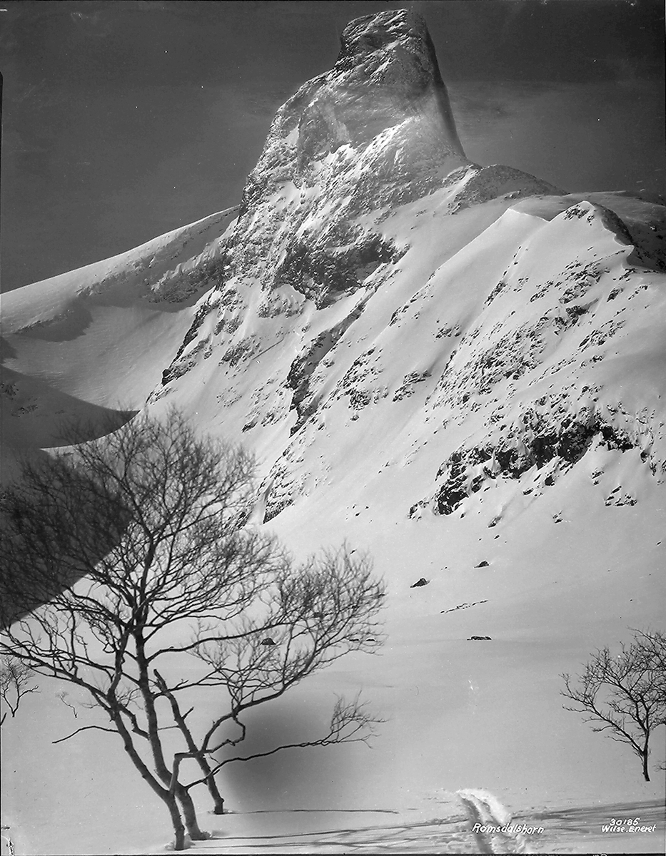 Prot: Romsdalen Vinter - Romsdalshorn fra Vengevandet