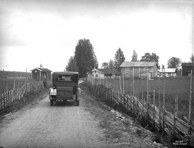 Prot: Østerdalen, gaard
Kommentar: Bildet viser Bråten Gård, som ligger helt sør i Åmot, nær grensa til Elverum.