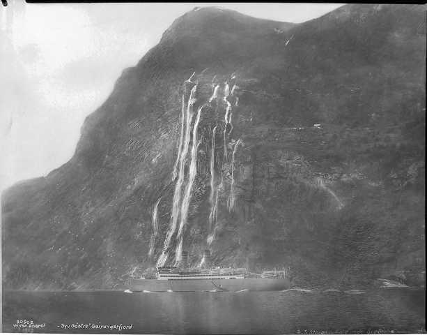 Prot: Stavangerfjords Nordkaptur, Geirangerfjord, under Syv Søstre