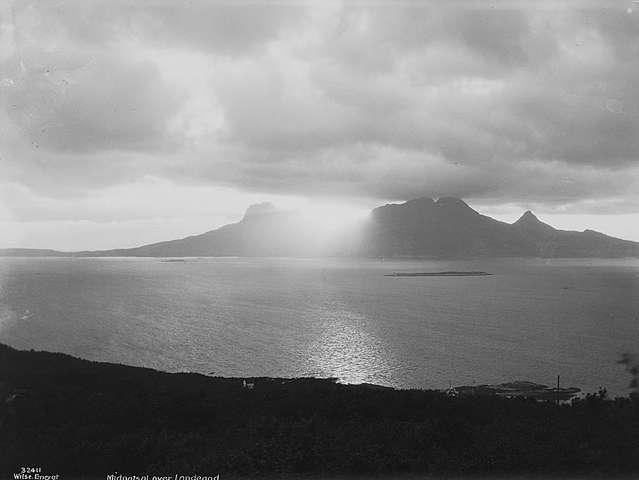 Prot: Nordland, Bodø - Midnatsol over Landegod