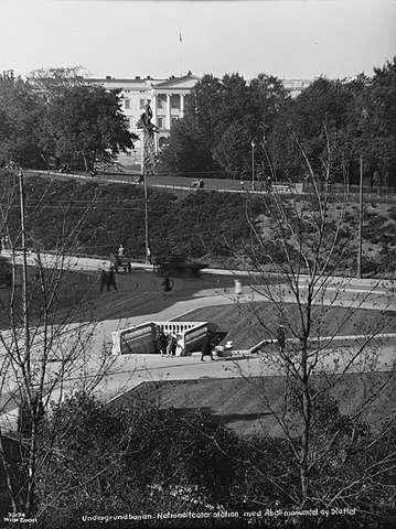 Prot: Oslo - Undergrundsbanens nedgang Nationaltheater