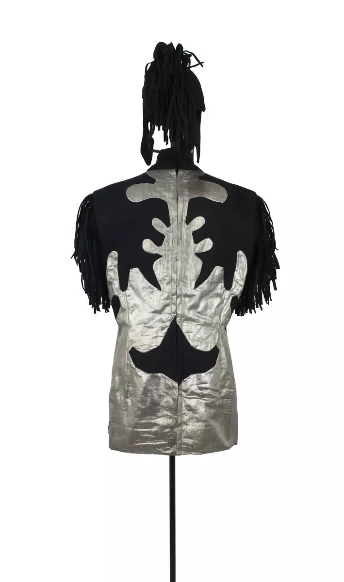 Överdel använd i uppsättningen ”Riter”.