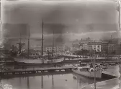 "Prot: ""Fram"" hjemme igjen ved Piberviksbryggen Oct.1.1902