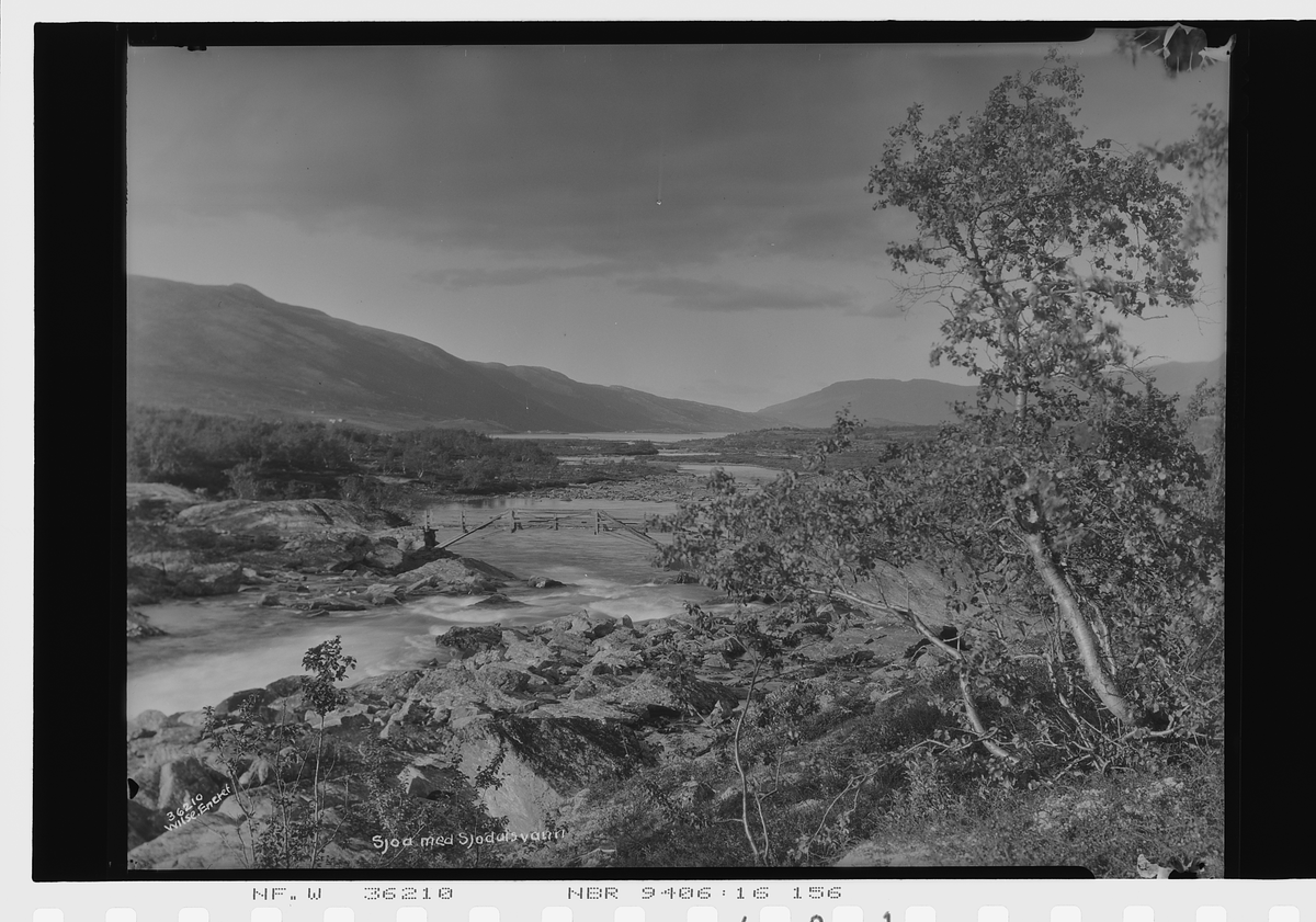 Prot: Jotunheimen, Sjoa med bro med Sjodalsvann