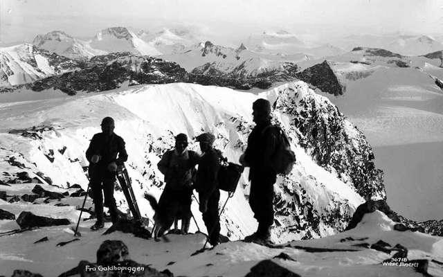 Prot: Jotunheimen vinter - Paa toppen, Galdhøpiggen