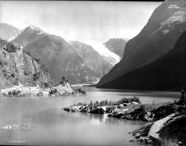 Prot: Nordfjord, Loenvann