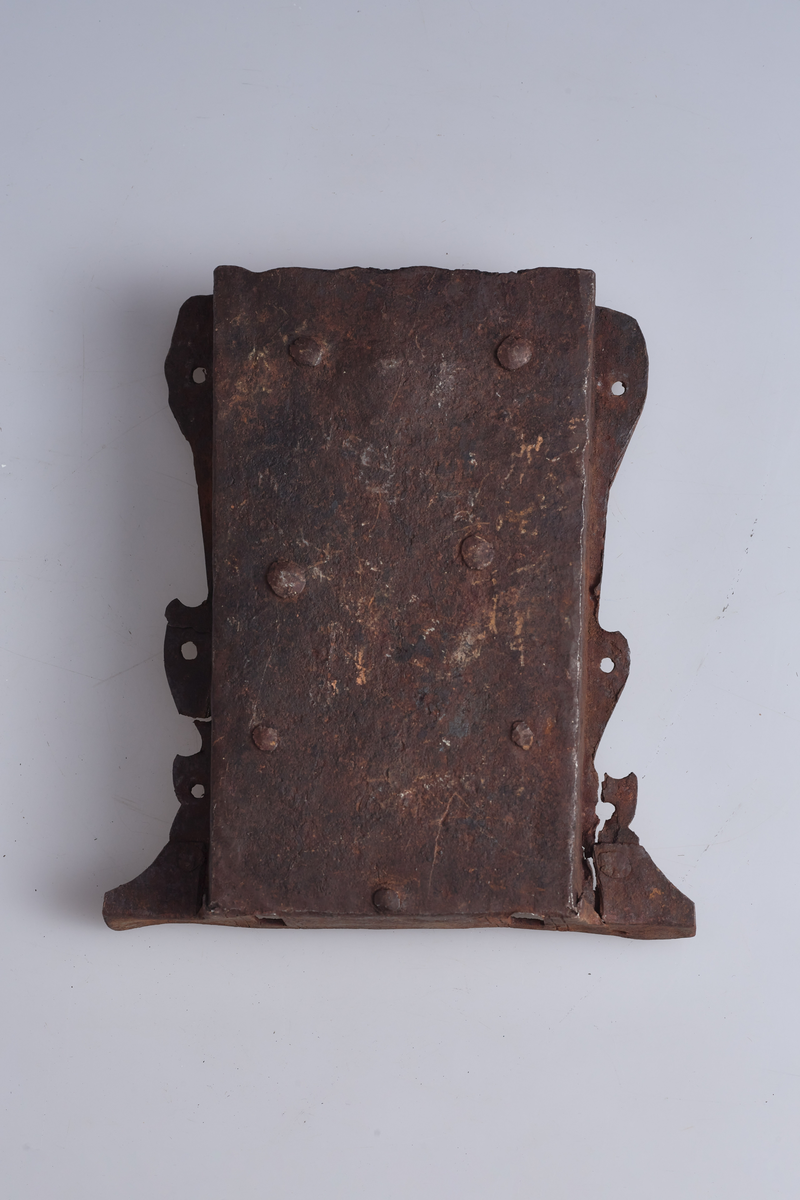 med en nøkkelform av papp