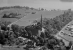 Flygfoto över Norrbärke kyrka, Smedjebacken 1958.