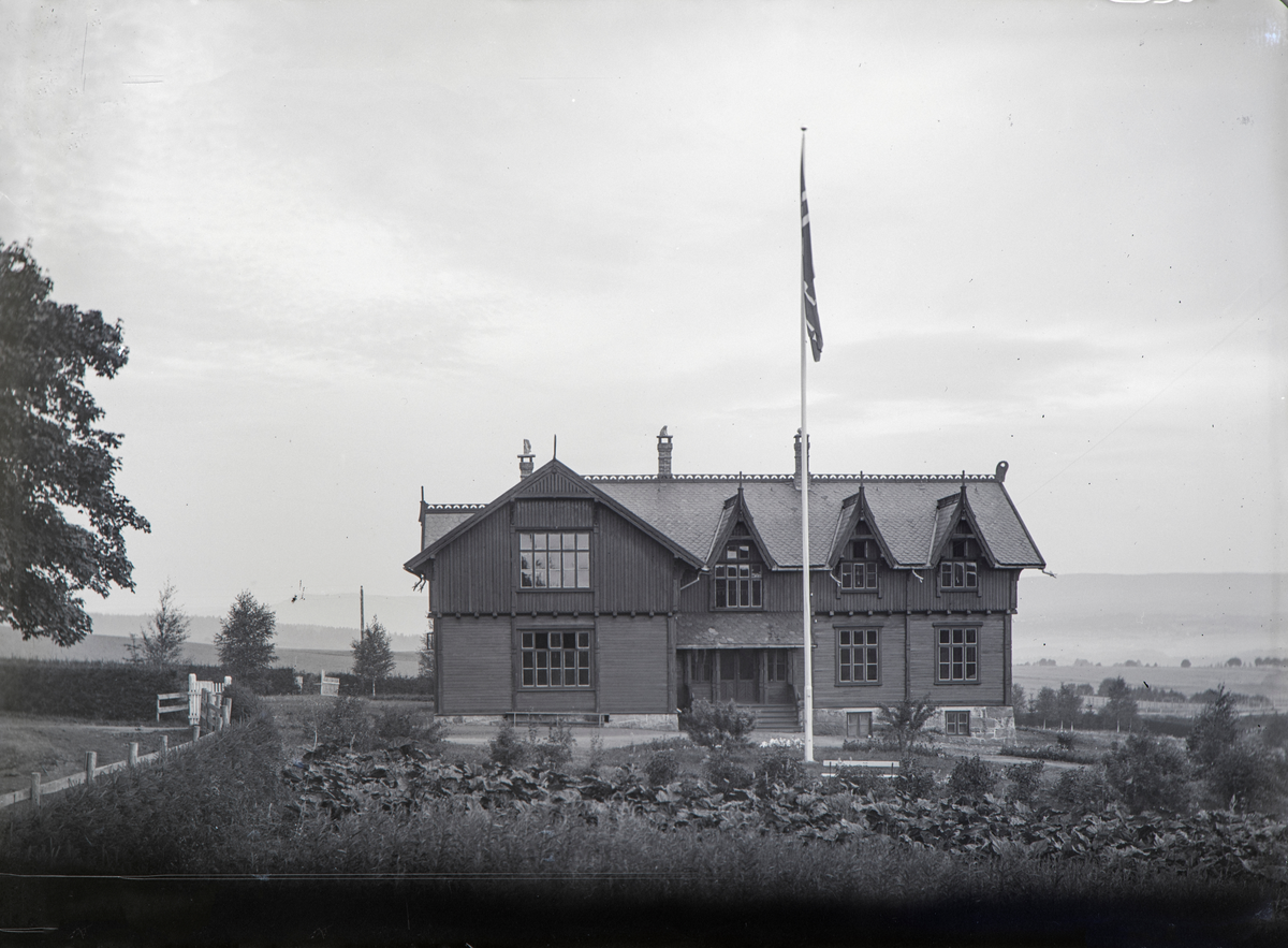 Stange, Romedal, Jønsberg Landbruksskole, internatbygningen,