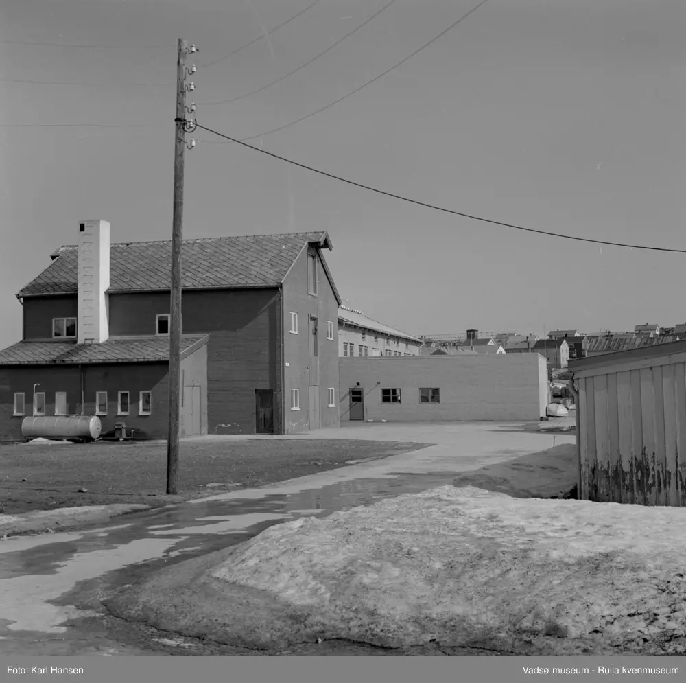 Statens fagskole for fiskeindustri, Vardø. Eksteriør. Kilde: "Lærebruket". Statens fagskole for fiskeindustri / Harald Normann og Pål Christensen. 1988.