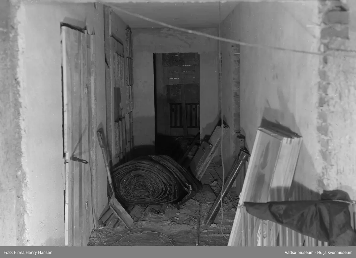 Vadsø tollbod - interiør - under bygging i 1952