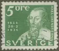 Frimärke ur Gösta Bodmans filatelistiska motivsamling, påbörjad 1950.
Frimärke från Sverige, 1936. Motiv av Axel Oxenstierna 1583-1654 Statsman Rikskansler Grundade det svenska postväsendet Postverket 300 år 1636-1936.